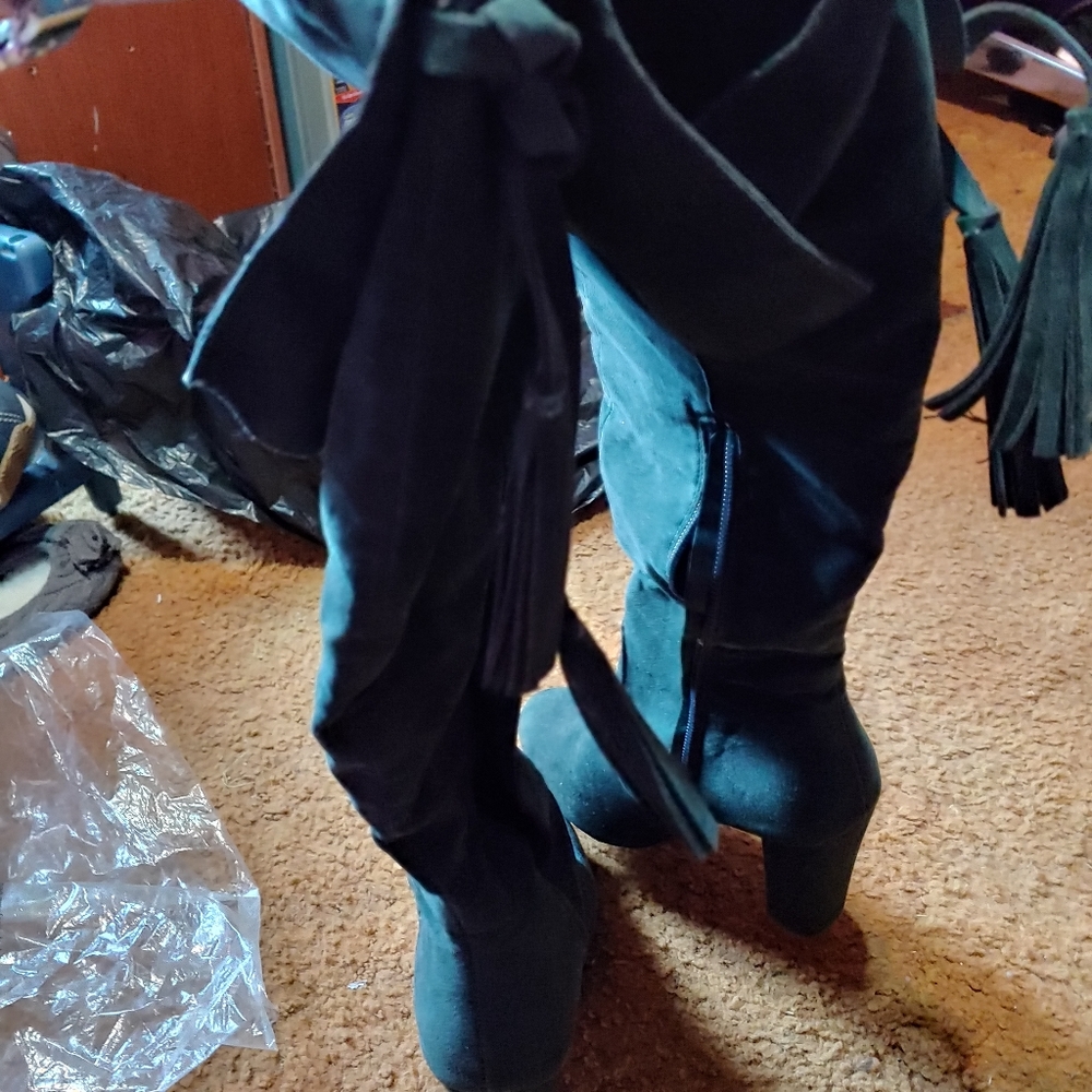 Boots - Picture 3 of 4